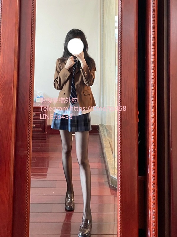 008bUM2Zgy1gtsv9jfulpj60zk1bewqv02.jpg