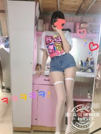 莉蓉  163/46kg/C/22歲