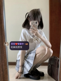 小芽157cm  45kg  C   20歲