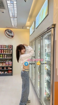 文芮 163cm 46kg   C  23歲 #雙北