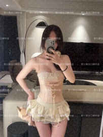 馨蘭  160cm  45kg   C+   23歲