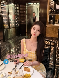 依微  163cm  46kg  C+  24歲   #高雄