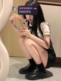 禧媚 160cm   45kg  C   21歲