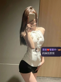 小芊 160cm  45kg  C   22歲