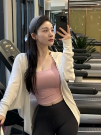 梓微 163/48kg/E/28歲