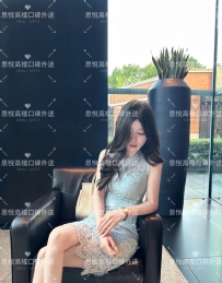 小莓    164m  48kg  D  25歲   #高雄