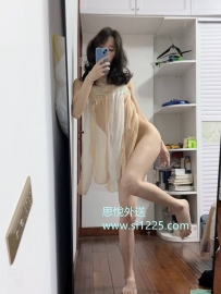 妍希 160/45kg /C/27歲