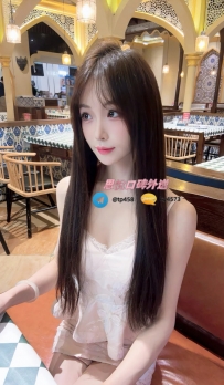 若希 160cm 46kg  D  23歲  #高雄