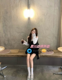 妍妍 160cm  45kg  C  21歲   #台中